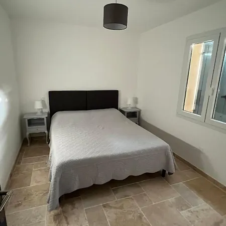 Uzes, La Maison Au Bout Du Chemin *