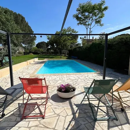 Uzes, La Maison Au Bout Du Chemin Montaren-et-Saint-Médiers