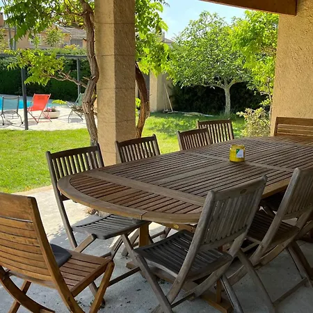 Uzes, La Maison Au Bout Du Chemin Villa