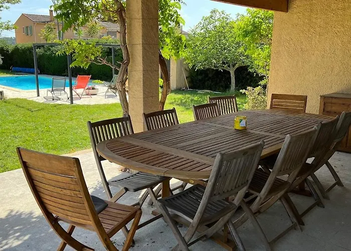 Uzes, La Maison Au Bout Du Chemin