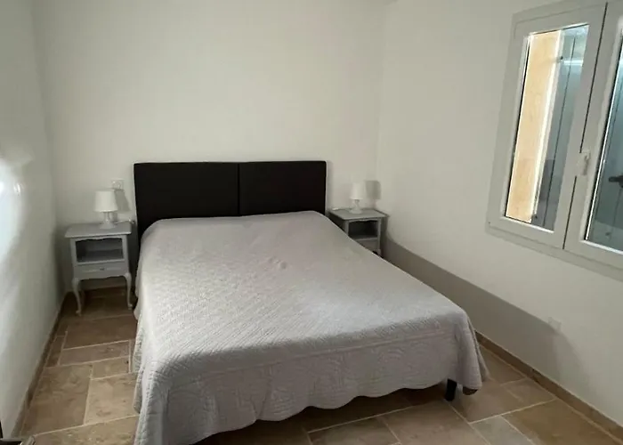 Uzes, La Maison Au Bout Du Chemin *