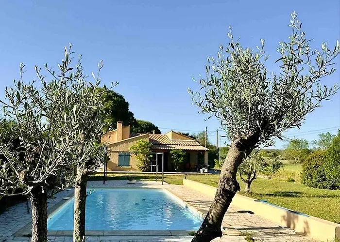 Uzes, La Maison Au Bout Du Chemin